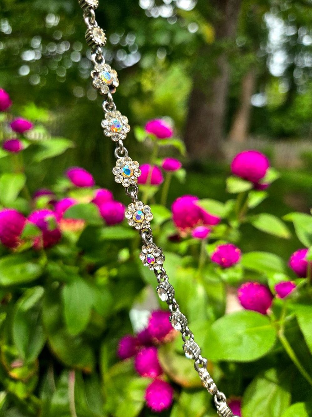 Vintage Y2K Aurora Borealis Rhinestone Daisy Choker Necklace Silver Flower Retro